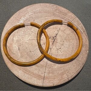 Caramel tortoise hoop earrings